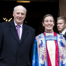17. mars: Kong Harald er til stede når Anne Lise Ådnøy blir vigslet til biskop i Stavanger. Foto: Carina Johansen / NTB Scanpix